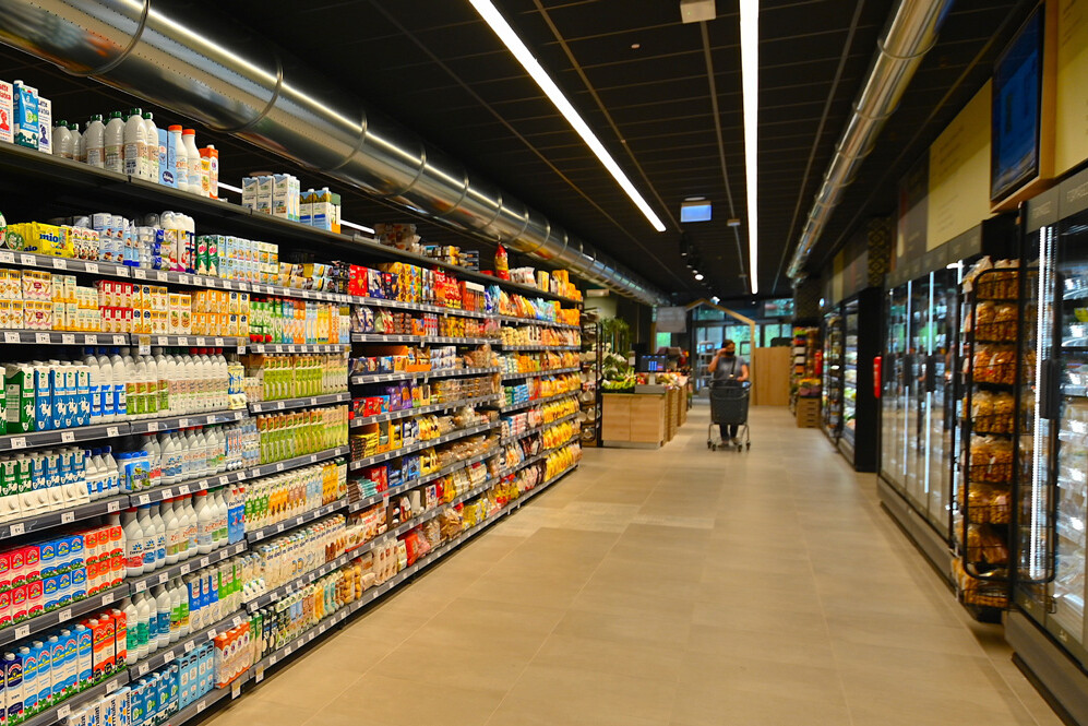 Grocery walkway